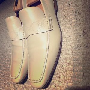 Gucci, cream coloured shoes. Men’s 10.5